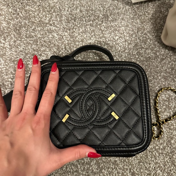 Black Quilted Lunchbox Bag - Picture 3 of 4